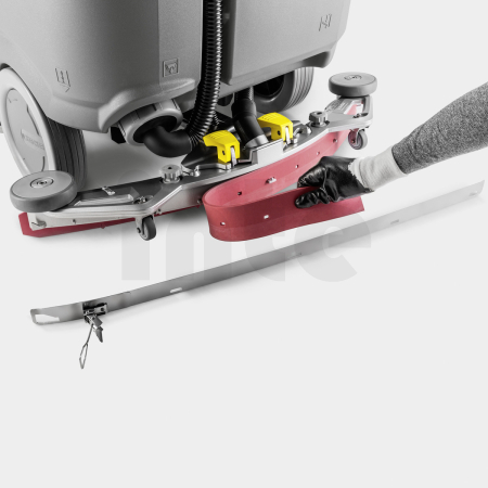 Podlahový mycí stroj s odsáváním KÄRCHER B 110 R Bp Pack 160 Ah Li+Dose+D75 1.161-438.0